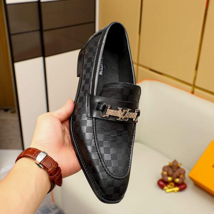 Picture of Louis Vuitton Shoes _SKULVsz38-44067413910